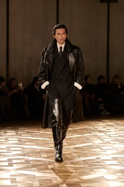 Look 29